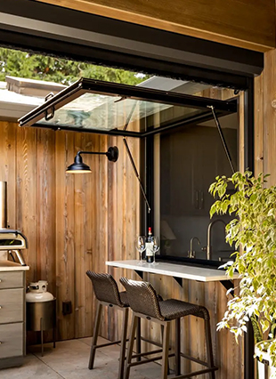 นักออกแบบประตูและหน้าต่าง